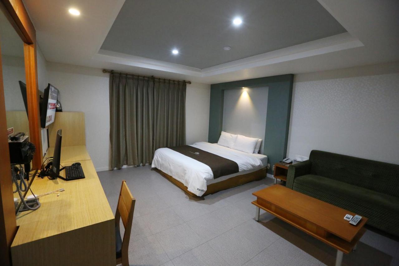 Amour Hotel Suwon Exterior photo
