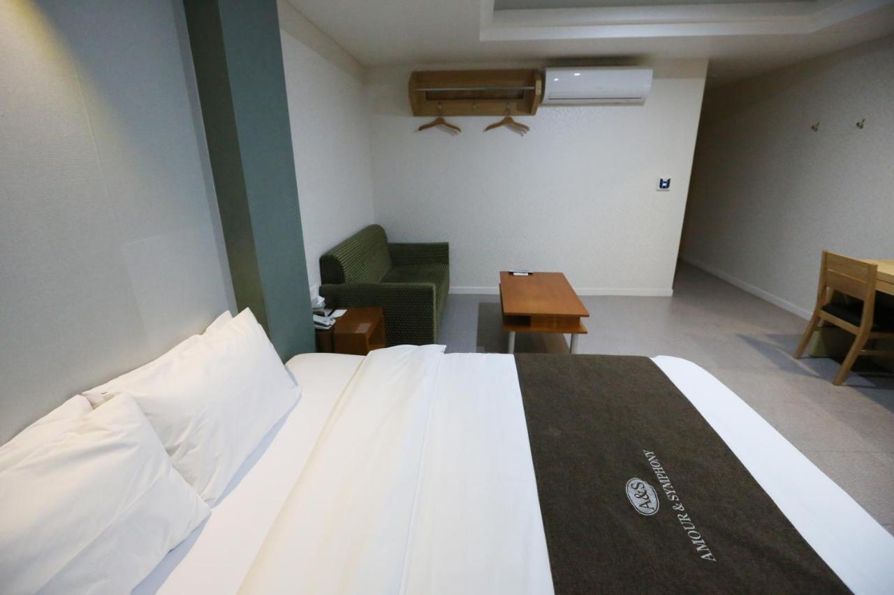 Amour Hotel Suwon Exterior photo