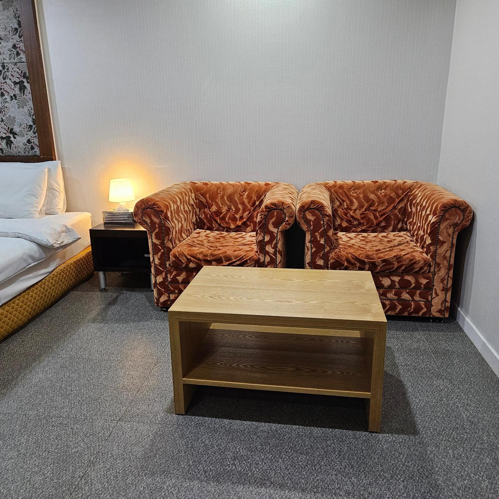 Amour Hotel Suwon Exterior photo
