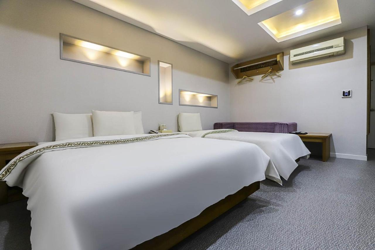 Amour Hotel Suwon Exterior photo