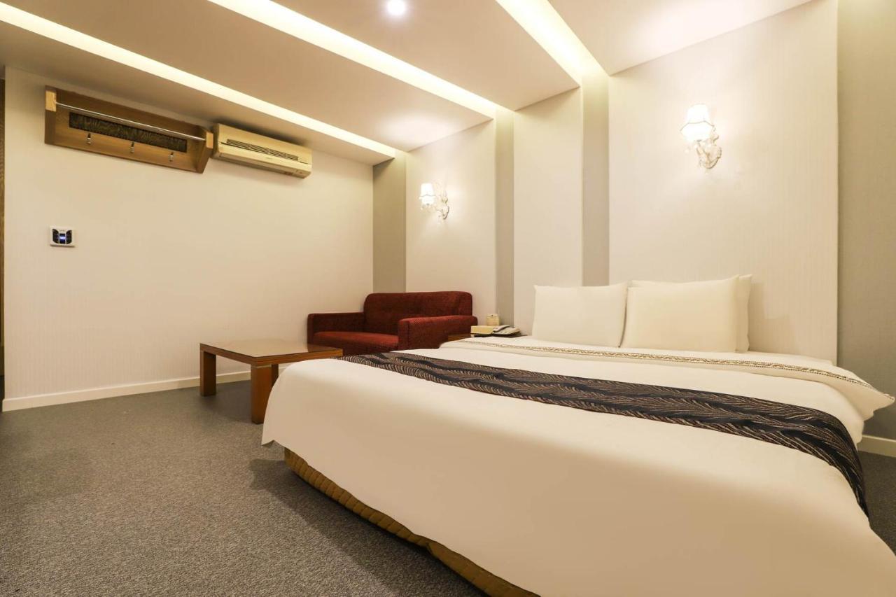 Amour Hotel Suwon Exterior photo