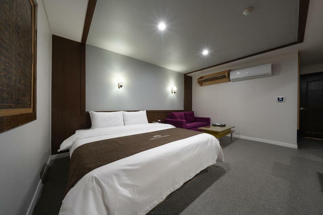 Amour Hotel Suwon Exterior photo
