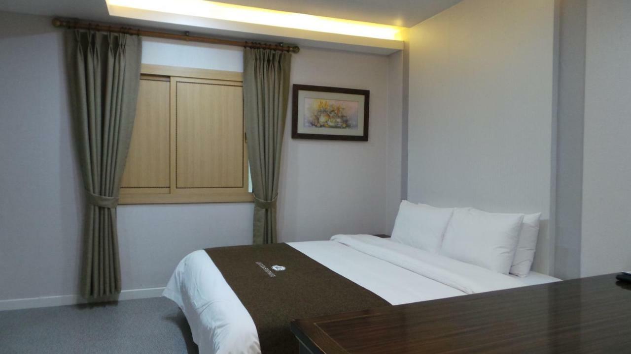 Amour Hotel Suwon Exterior photo