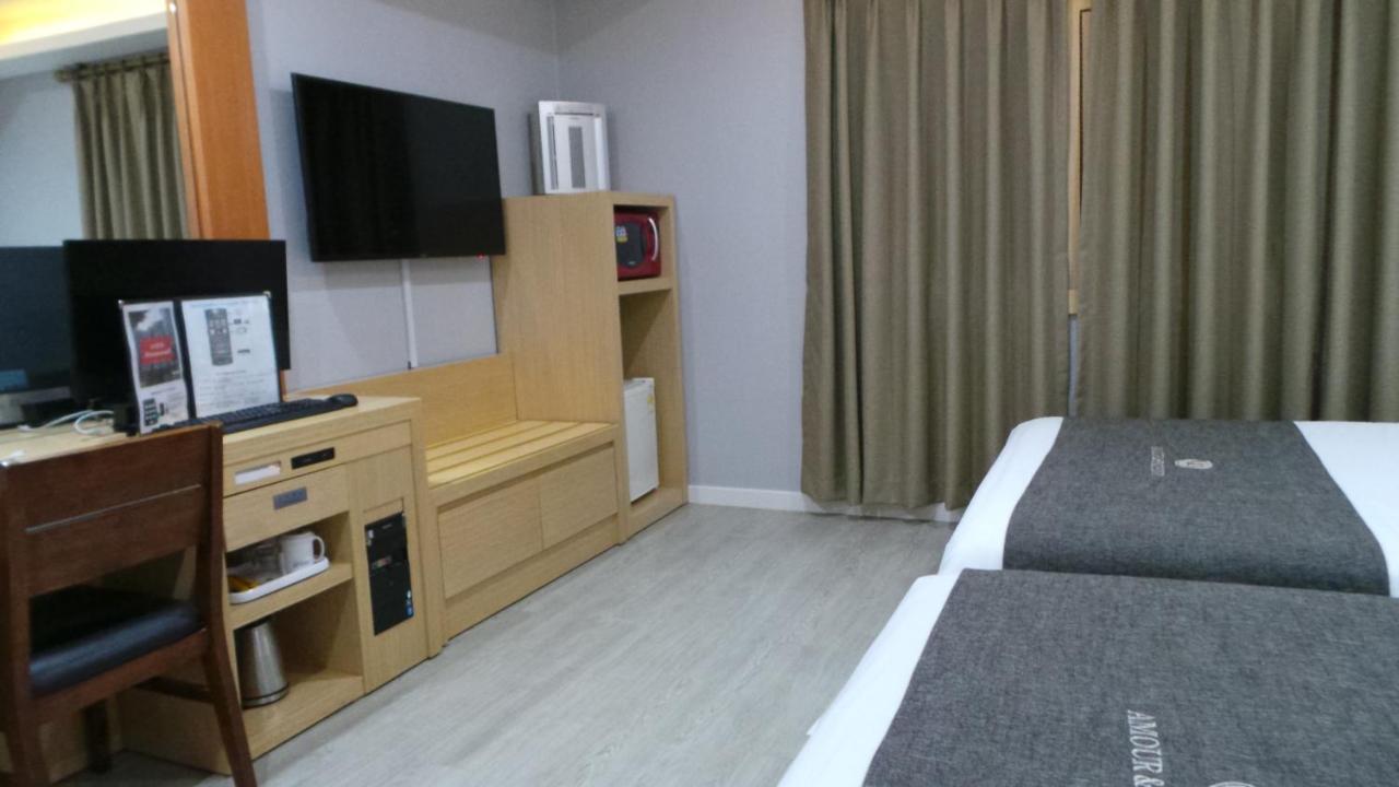 Amour Hotel Suwon Exterior photo